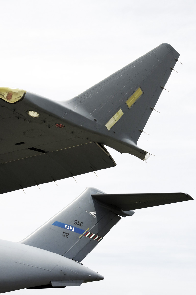 Illustration for article titled AsĂ es uno de los aviones militares mĂĄs grandes jamĂĄs construidos